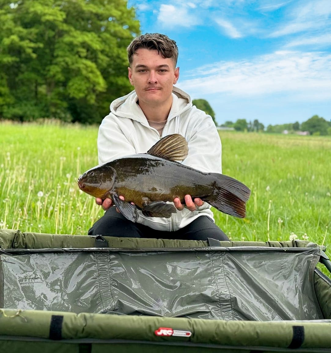 Maciej KilarskiSchleie 57cm, 3000g,gefangen am Schwarzen Graben am 03.05.25, 7800 Punkte