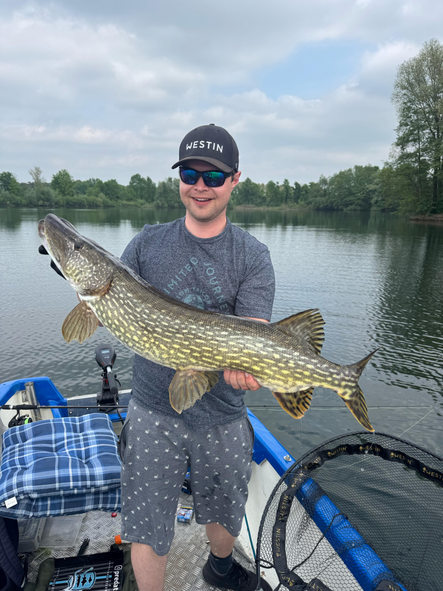Stefan Teichrieb, Hecht 102 cm gefangen am 2 Mai am Mastholter See, 8810 Gramm, 7048 Punkte